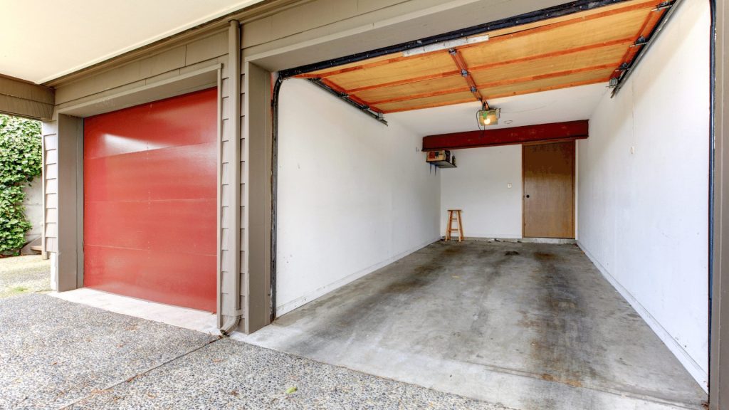 customiseable tilt garage doors